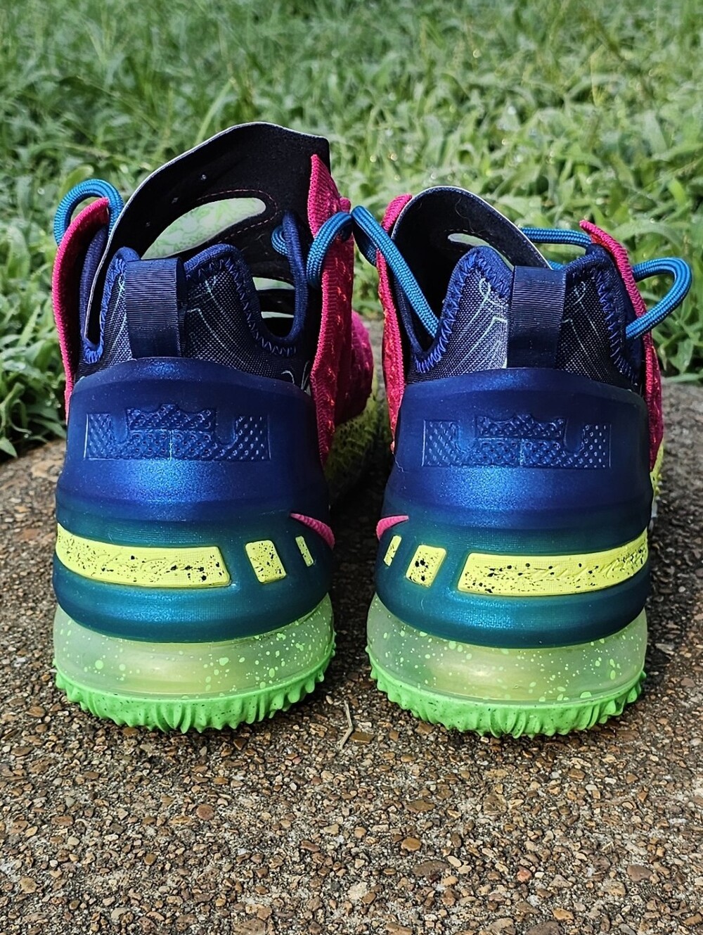 Nike Lebron XVIII Pink Prime - Picture 4 of 9